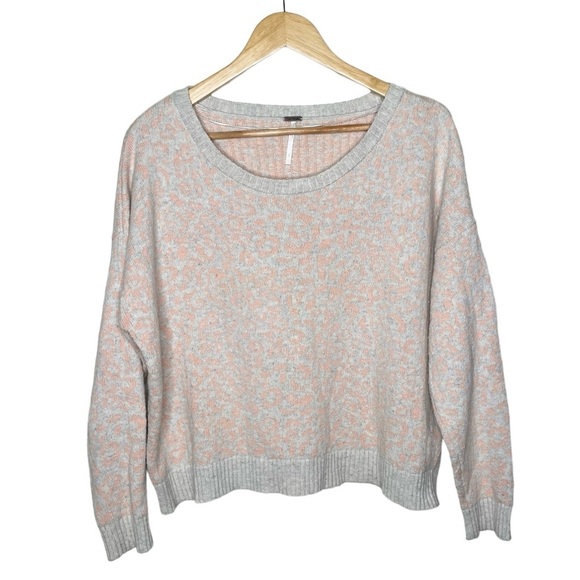 Free People Cool Cat Leopard Print Sweater Peach Cream Small - Picture 4 of 13